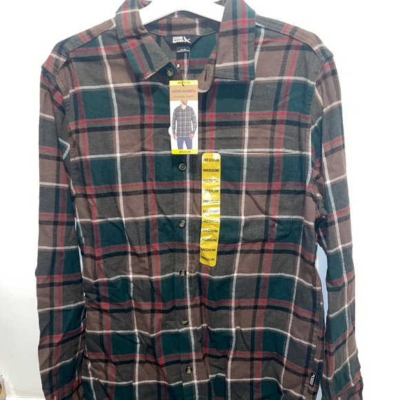 Eddie Bauer Flannel Button down plaid Men’s size Medium - Picture 1 of 6